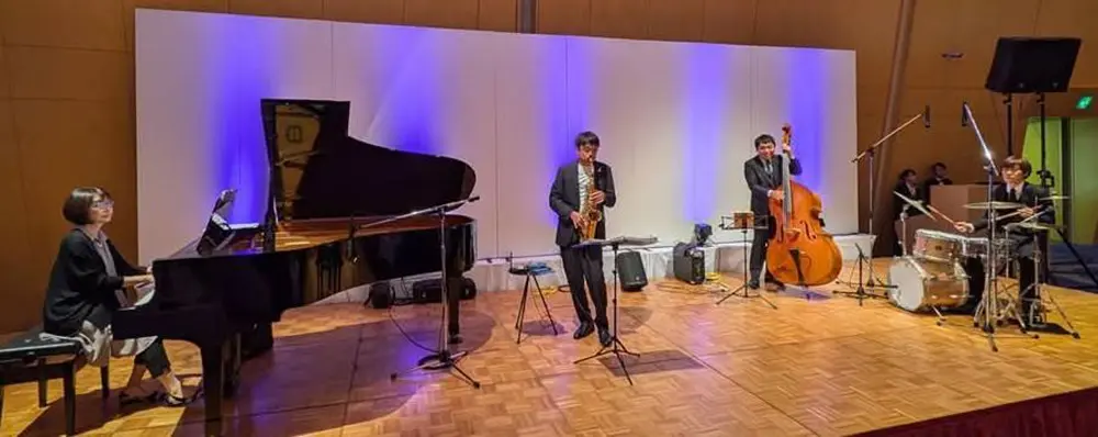 JP4 ラウンジコンサート