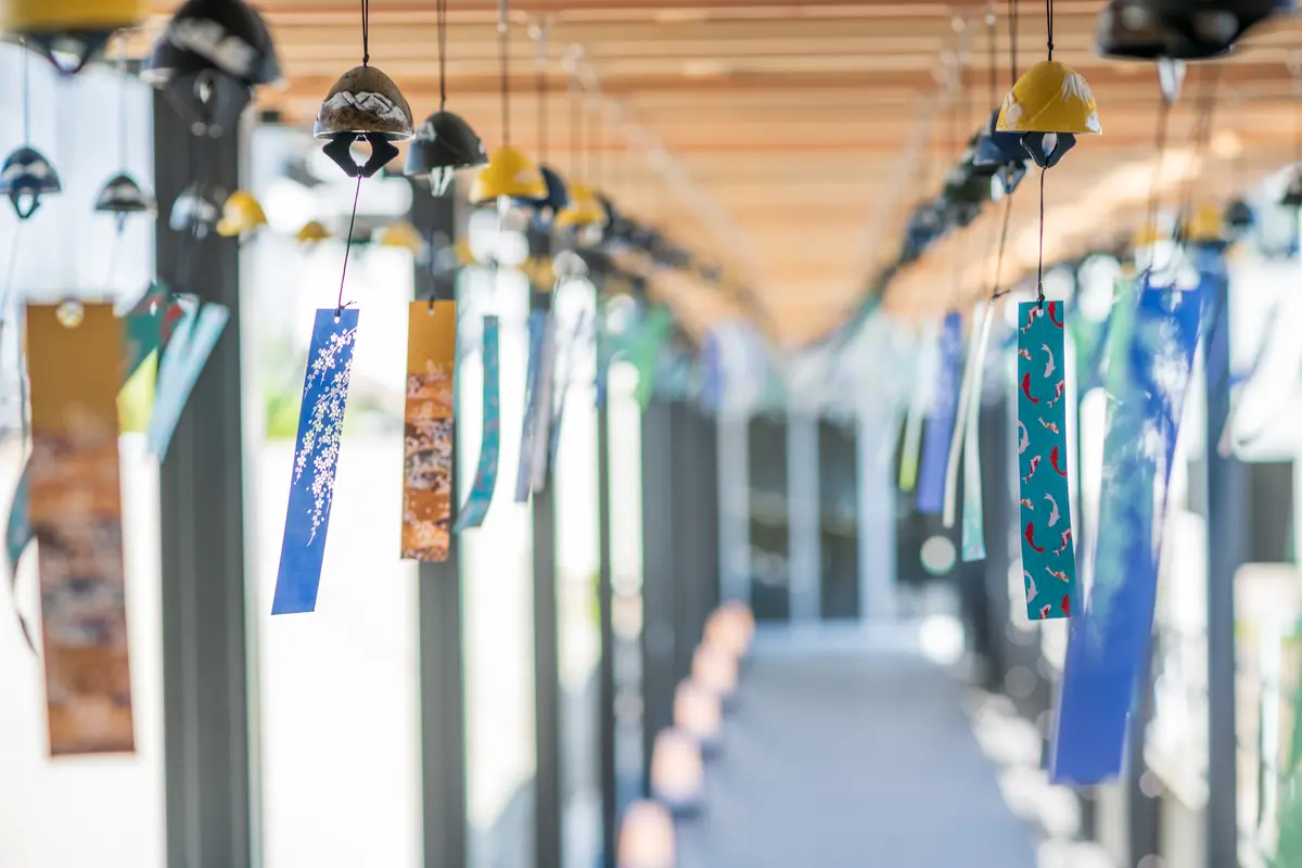 The connecting passageway from the main hotel building is decorated with seasonal motifs.
